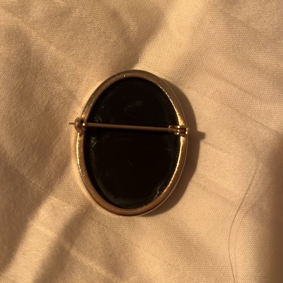 Vintage Cameo Brooch